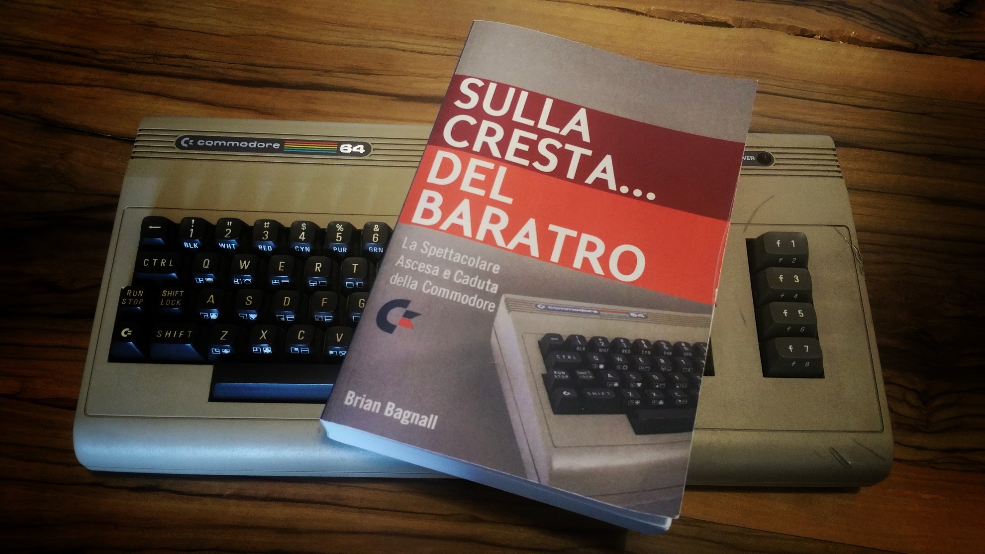 “Sulla cresta… del baratro: la spettacolare ascesa e caduta della Commodore” – di Brian Bagnall
